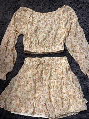 Floral Cream Puff-Sleeve Crop Blouse and Skirt Set